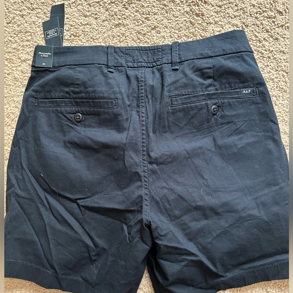 Abercrombie & Fitch stretch navy blue shorts size 32. Nwt - Picture 3 of 3